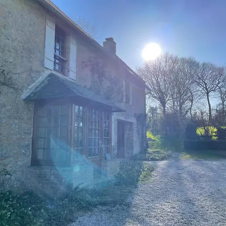 Chateau De Сasa de vacaciones Monfréville