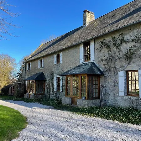 Chateau De 度假居 Monfréville