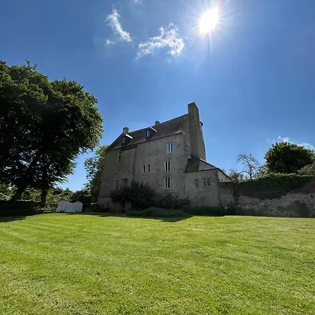 Chateau De *