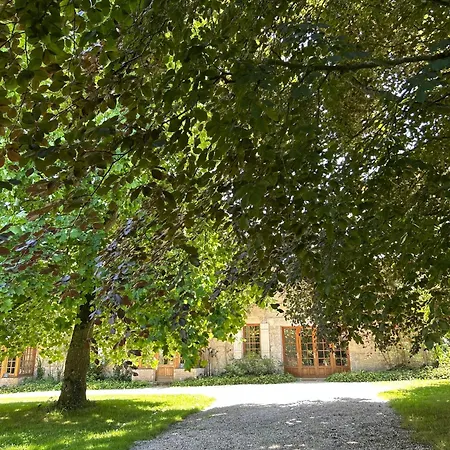 Chateau De 度假居 *