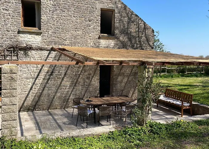 Chateau De Monfréville